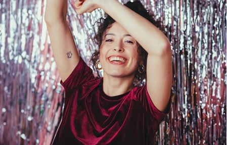 Alice Lombard dans Karaoké